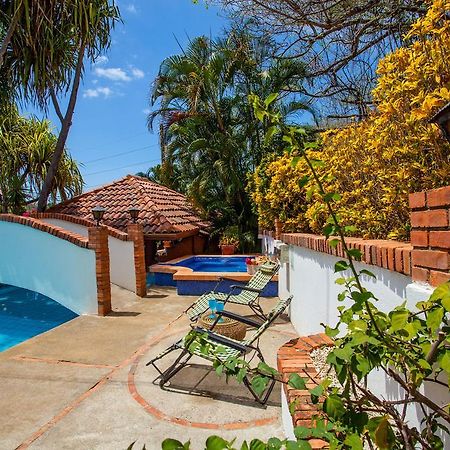 Hotel M&M Casa Blanca Playa Ocotal Ngoại thất bức ảnh
