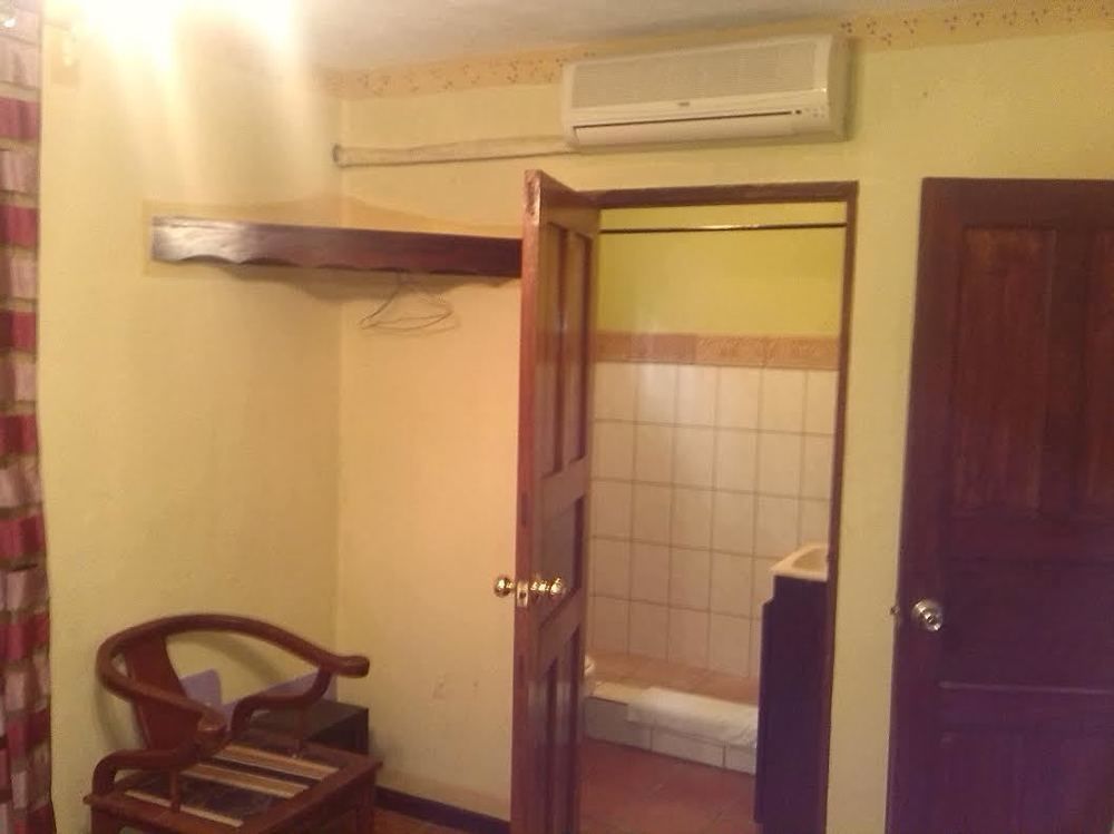 Hotel M&M Casa Blanca Playa Ocotal Ngoại thất bức ảnh