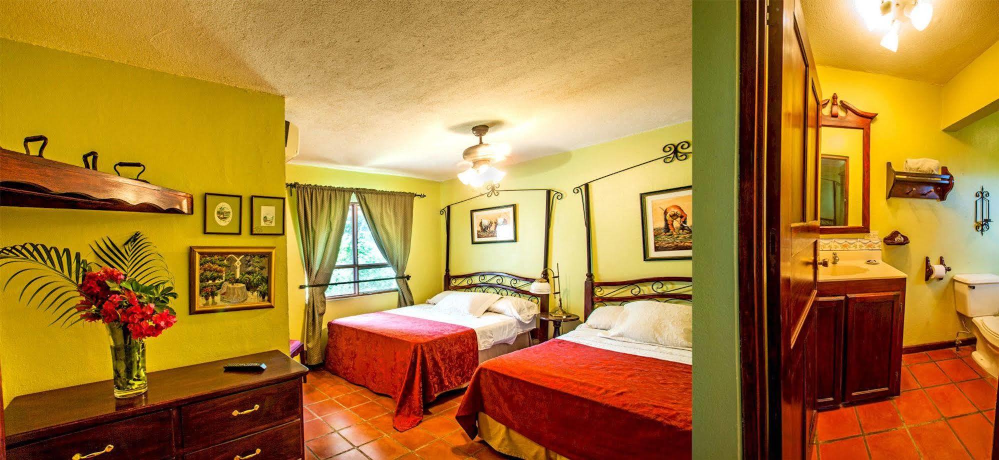 Hotel M&M Casa Blanca Playa Ocotal Ngoại thất bức ảnh
