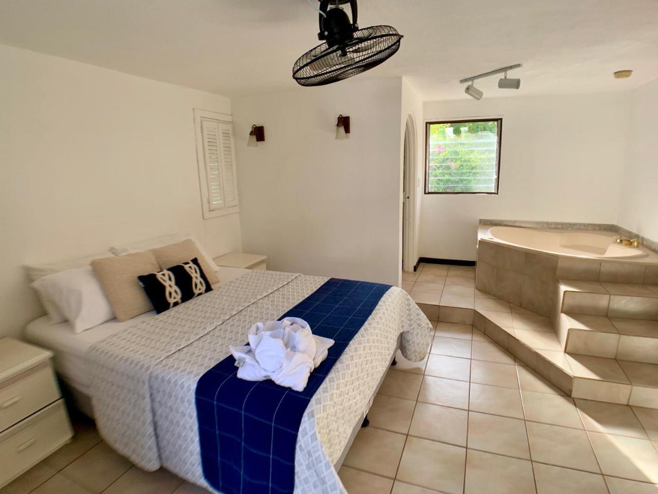 Hotel M&M Casa Blanca Playa Ocotal Ngoại thất bức ảnh