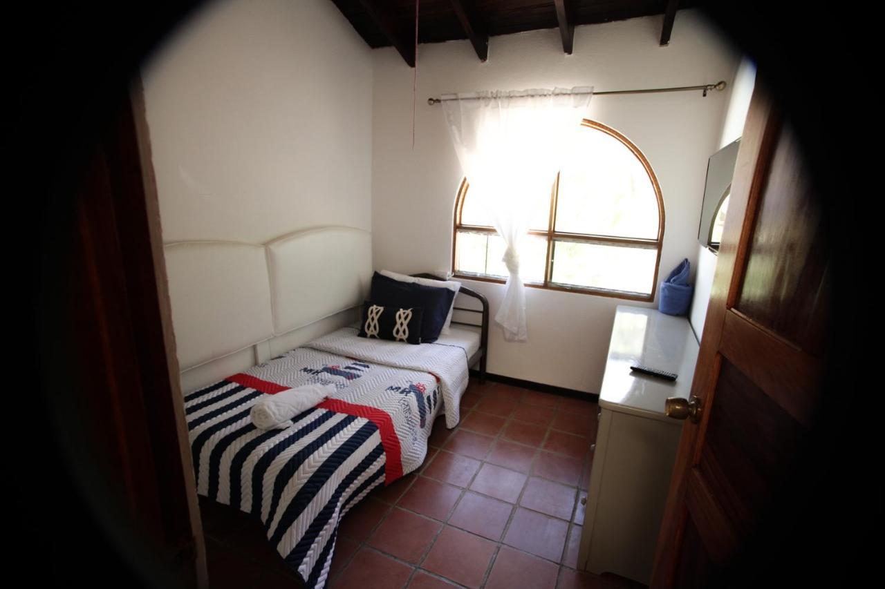 Hotel M&M Casa Blanca Playa Ocotal Ngoại thất bức ảnh