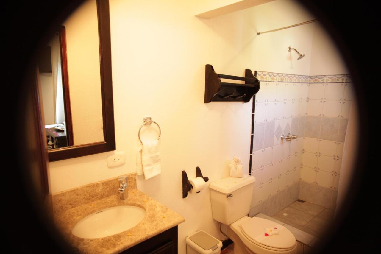 Hotel M&M Casa Blanca Playa Ocotal Ngoại thất bức ảnh