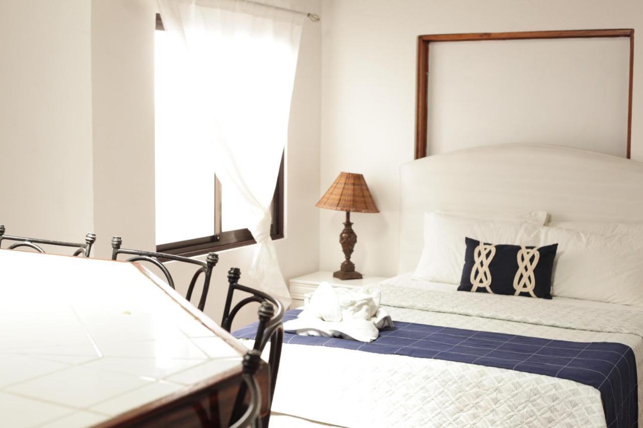 Hotel M&M Casa Blanca Playa Ocotal Ngoại thất bức ảnh