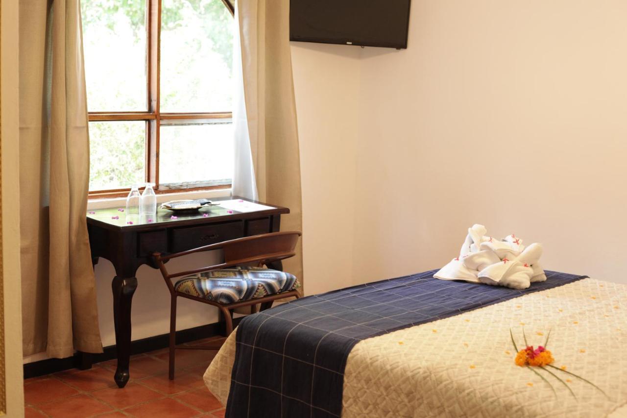 Hotel M&M Casa Blanca Playa Ocotal Ngoại thất bức ảnh