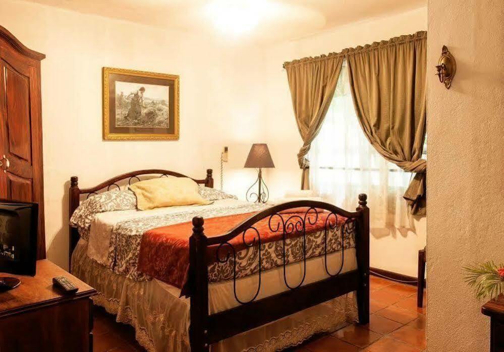 Hotel M&M Casa Blanca Playa Ocotal Ngoại thất bức ảnh