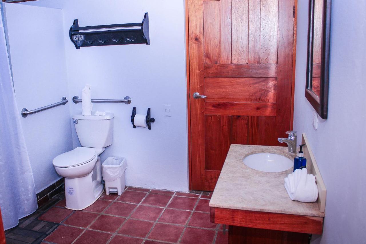 Hotel M&M Casa Blanca Playa Ocotal Ngoại thất bức ảnh