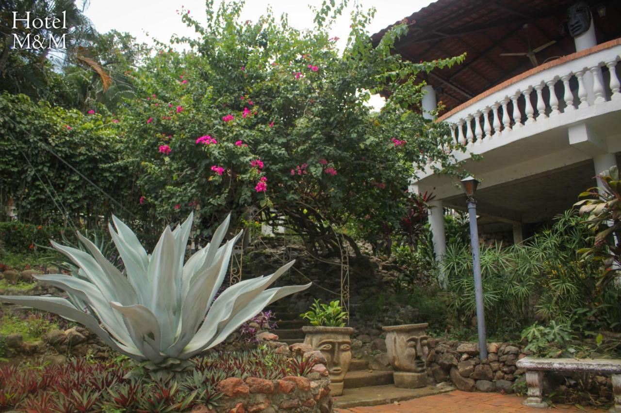Hotel M&M Casa Blanca Playa Ocotal Ngoại thất bức ảnh