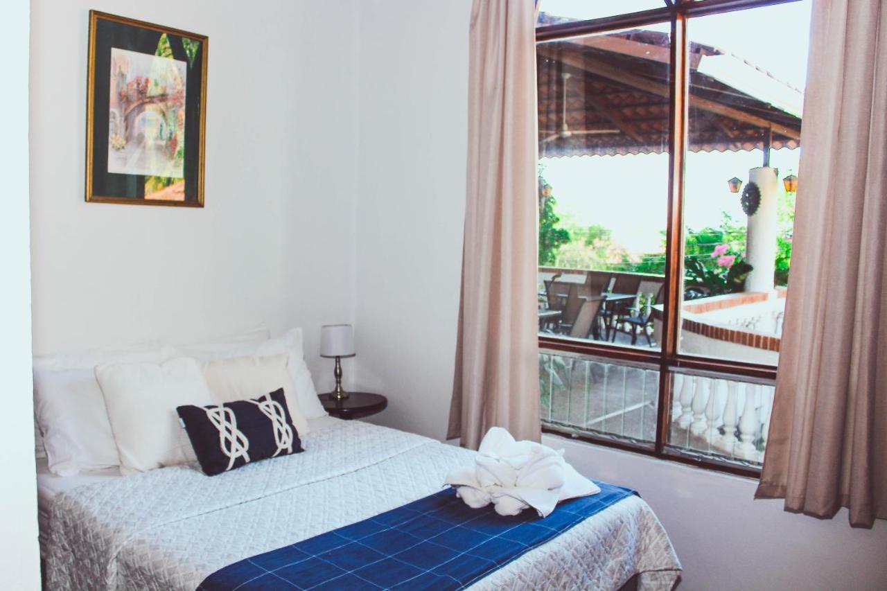 Hotel M&M Casa Blanca Playa Ocotal Ngoại thất bức ảnh
